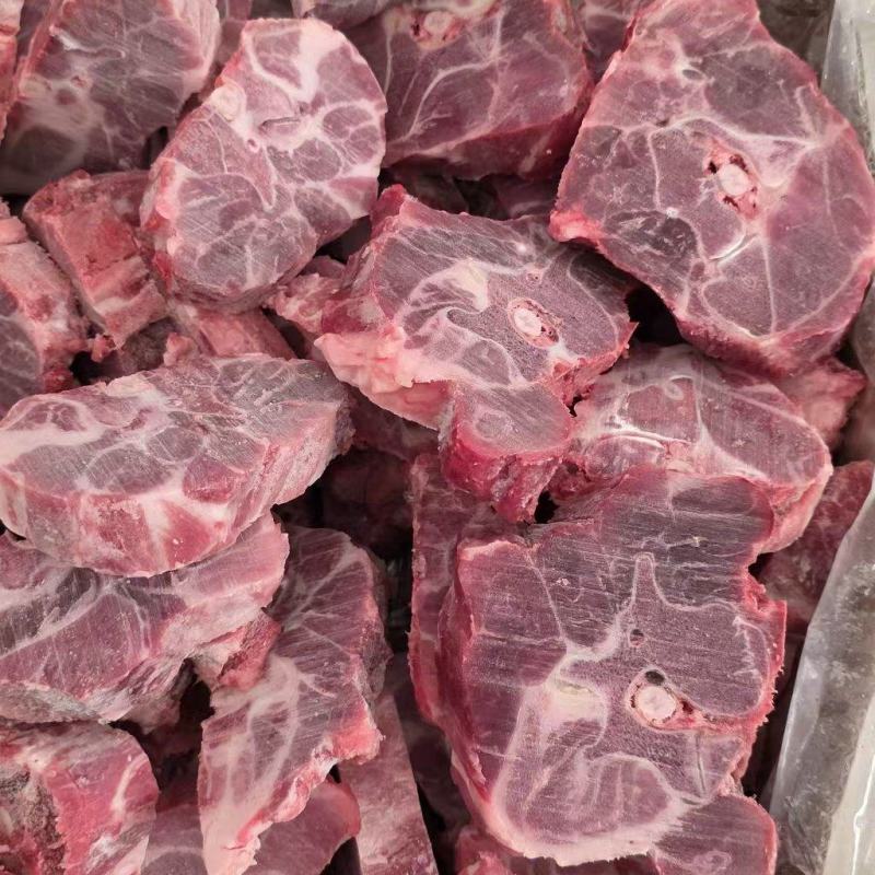满肉猪颈骨可以代替牛脖骨用