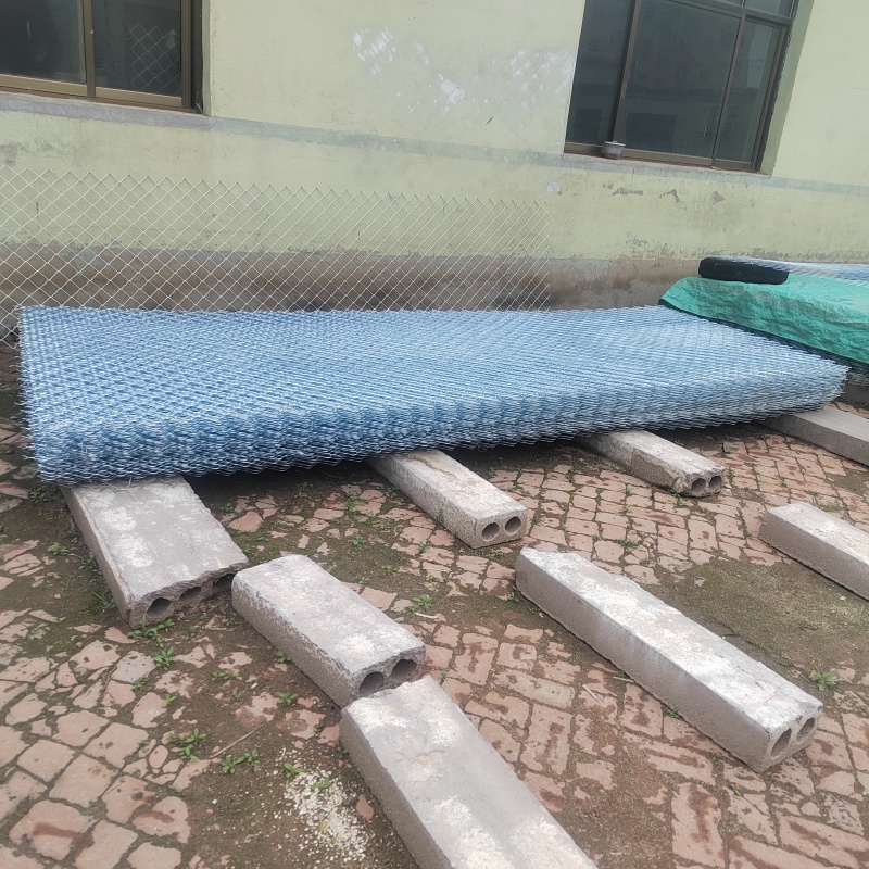 镀锌美格网防盗窗网菱形铁丝网阳台防护网养殖围栏网狗笼网