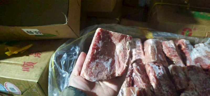 满肉猪颈骨头一箱20斤现货3吨价格不高新货