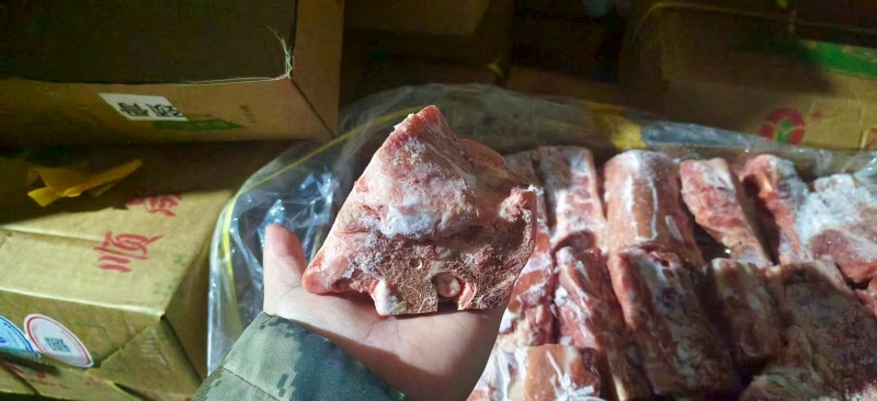满肉猪颈骨头一箱20斤现货3吨价格不高新货