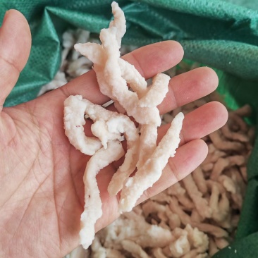 低价出售熟鸡肉条粒7吨，干货新货