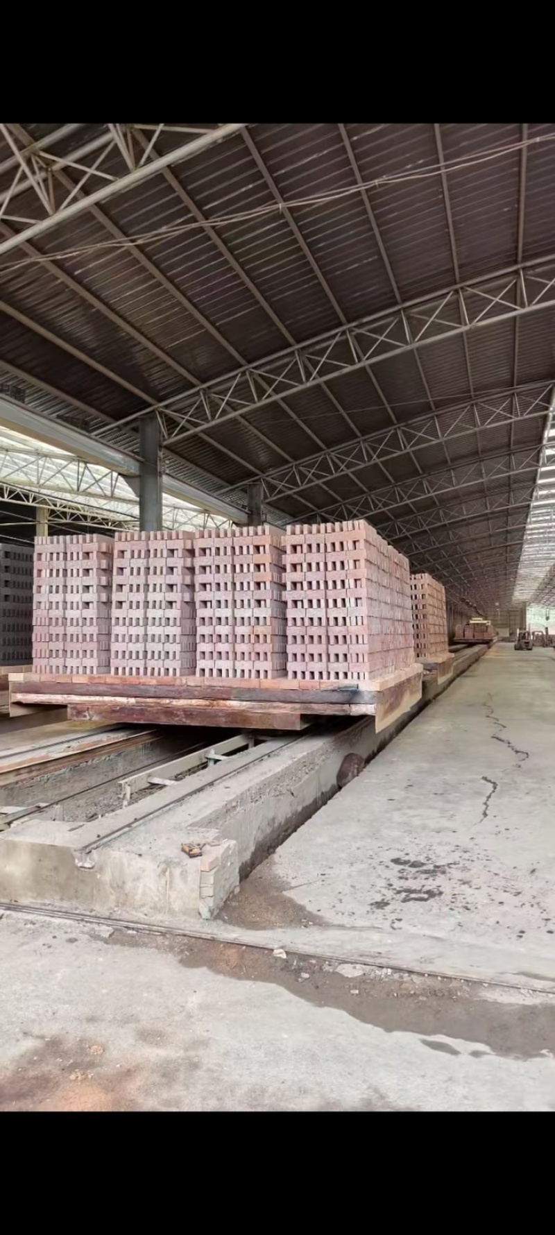 【精选】厂家直供红砖烧结标准实心红砖建房砌墙整车发