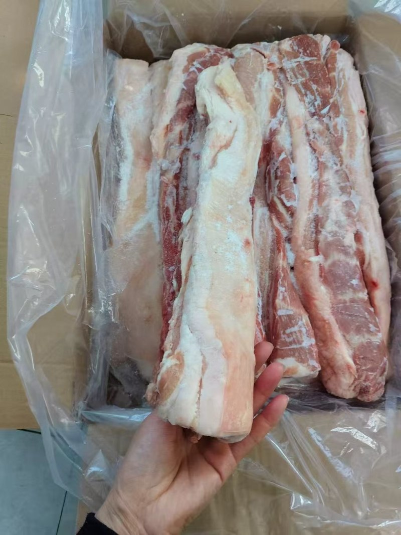 带皮五花肉条20斤一箱5元斤
