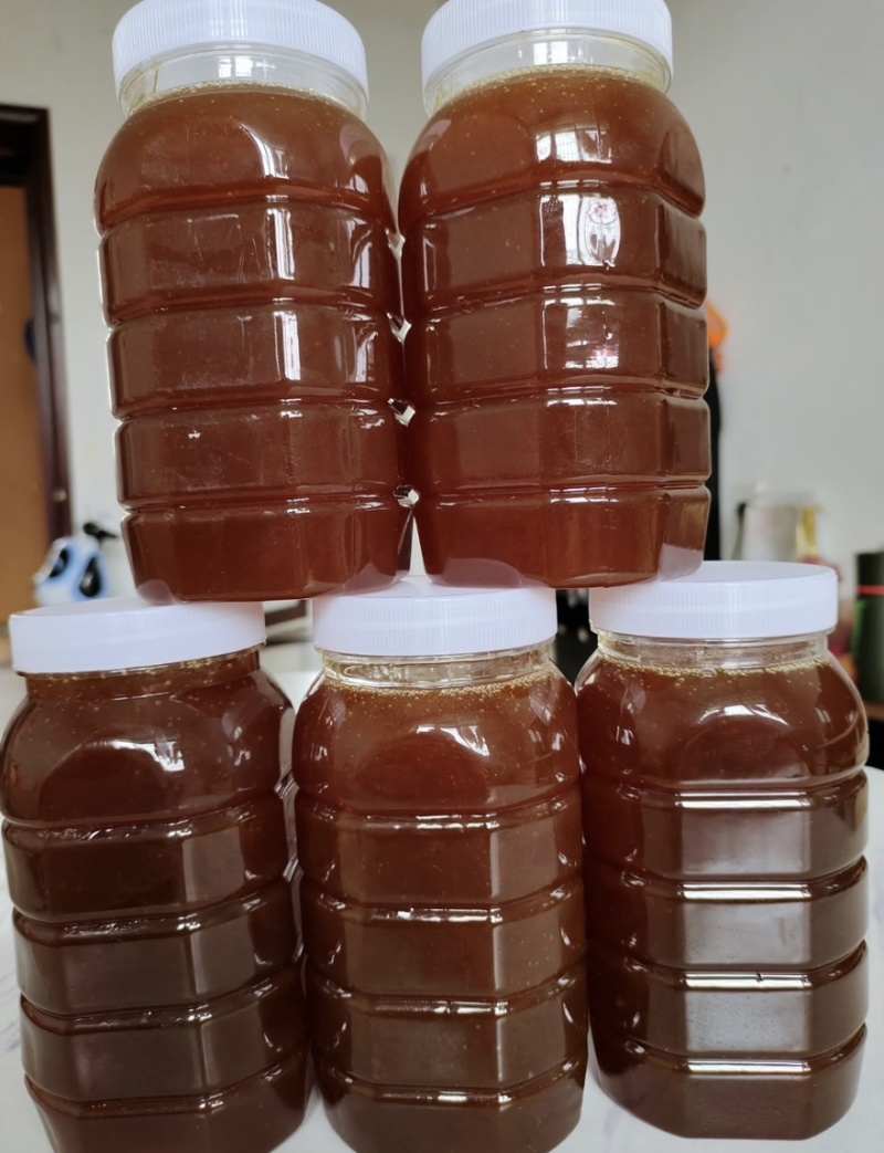 农村自家土蜂蜜，每年有几千斤