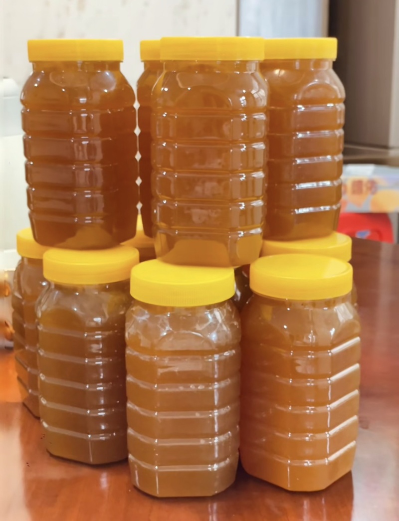 农村自家土蜂蜜，每年有几千斤