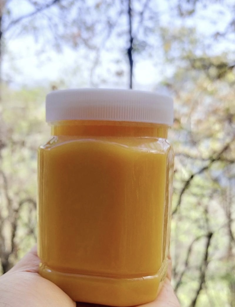 正宗土蜂蜜，一年只取一次的蜂蜜