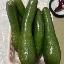 广西长条形巨无霸牛油果热带水果牛油果香甜牛油果