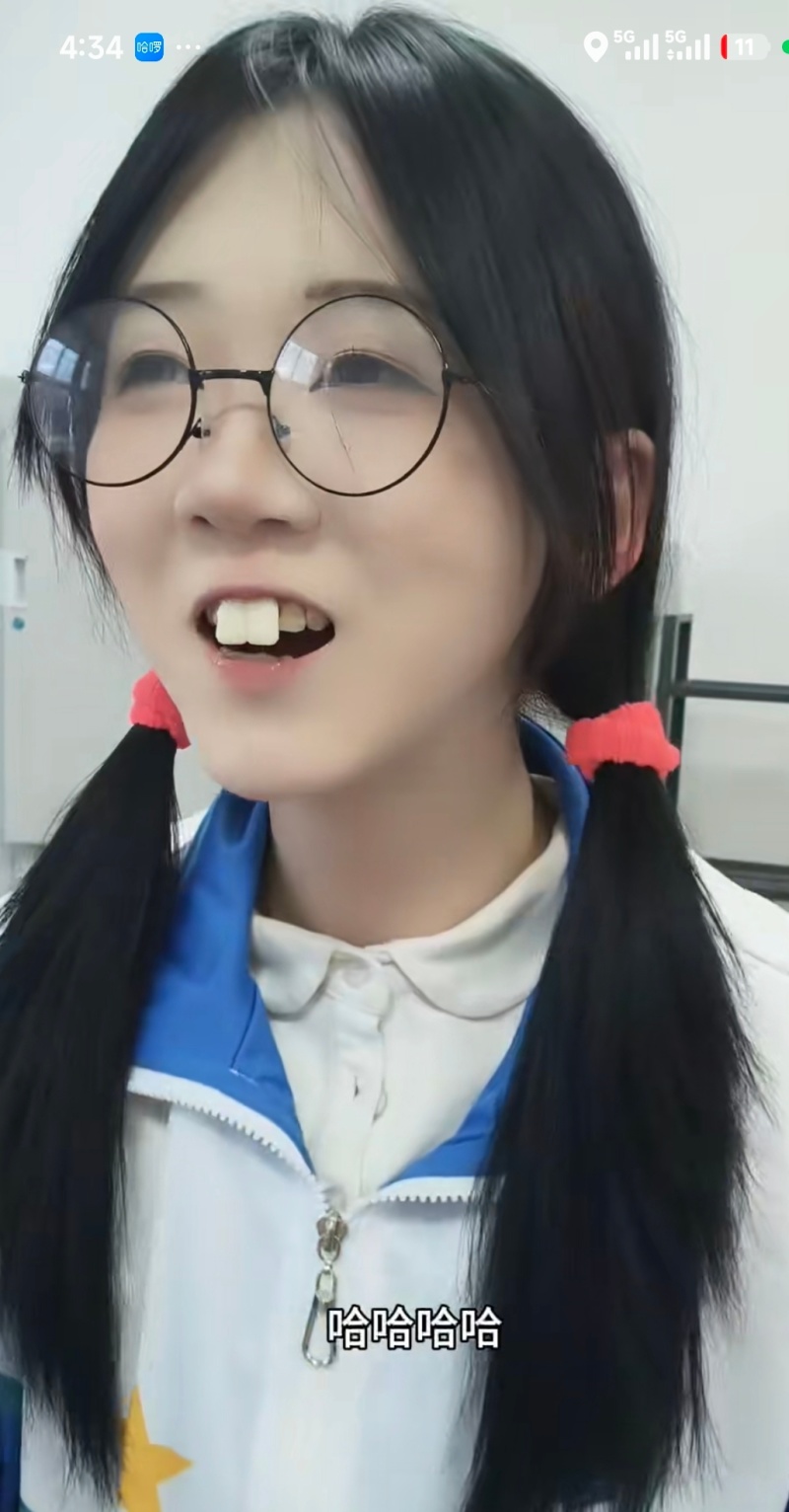 高红盆绿萝