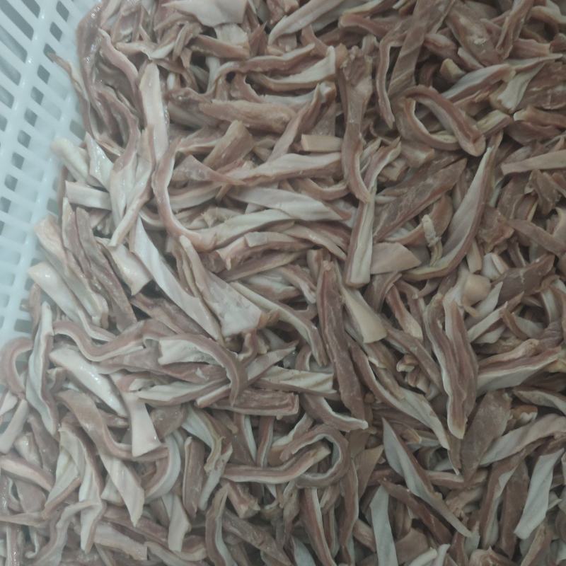 手工切制猪肚丝