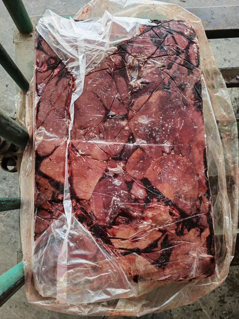 低价出售标猪二级猪肝1吨，1800元每吨出厂，