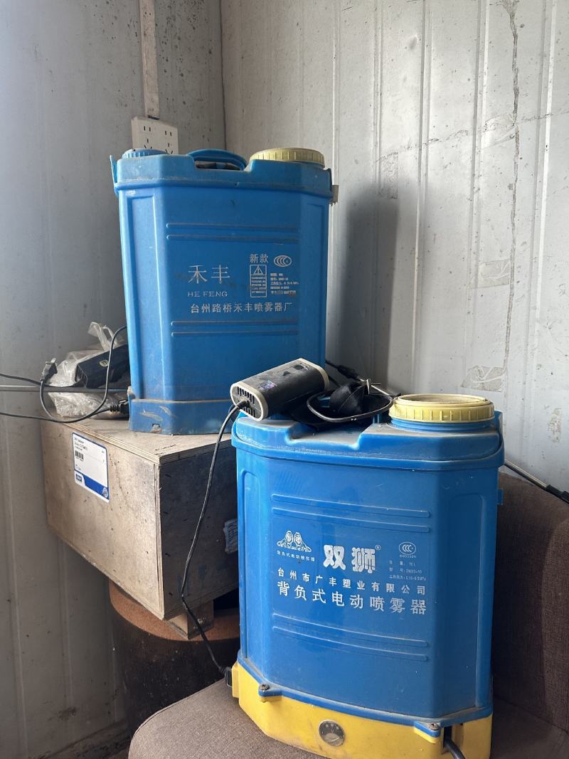 菜都不种了，出售打药桶