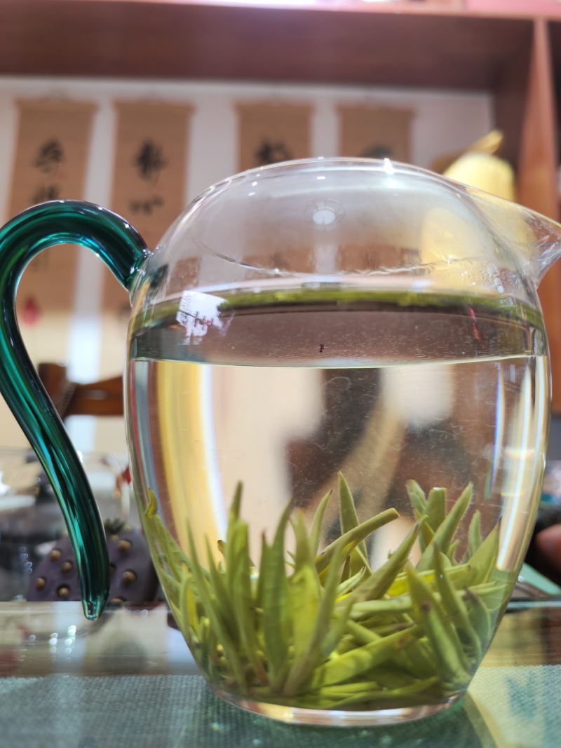 湘西高山云雾绿茶，红茶，电话和微***********