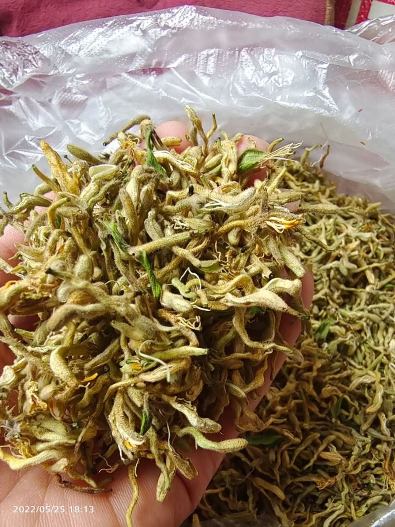 金银花自然亮晒，无药惨溜，价格优惠，保质保量，诚信经营