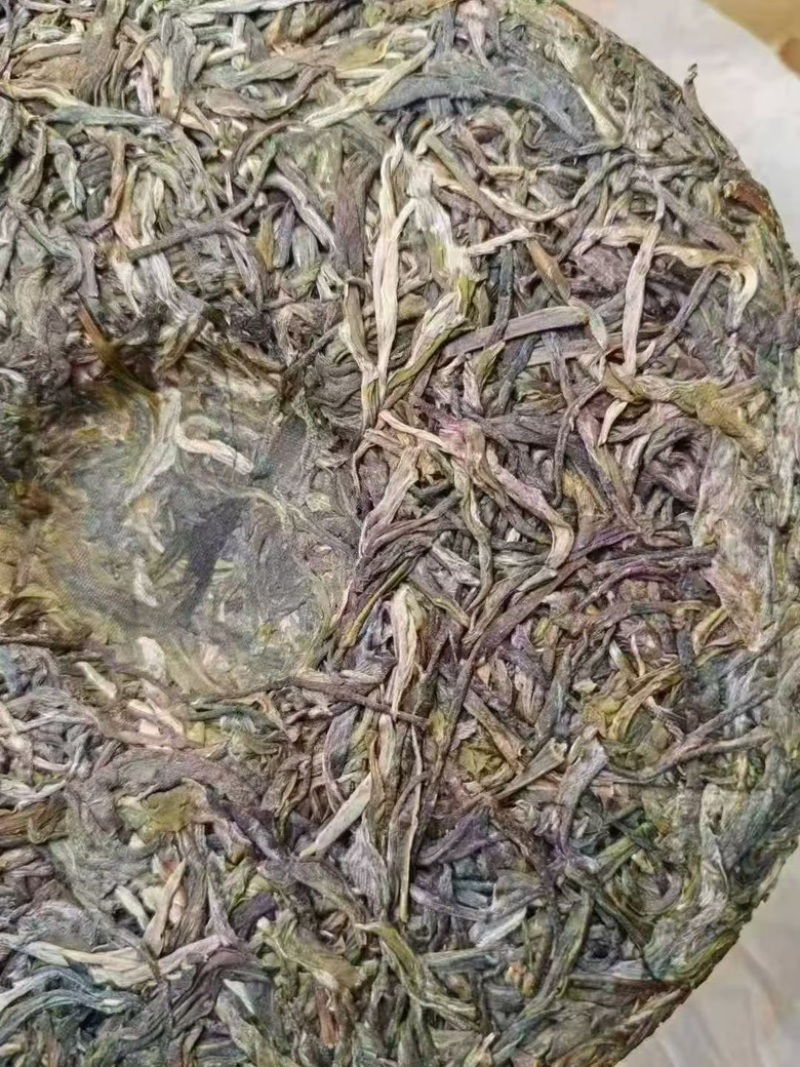普洱生茶光饼一口料357克工厂直销，价格实惠，全国发货