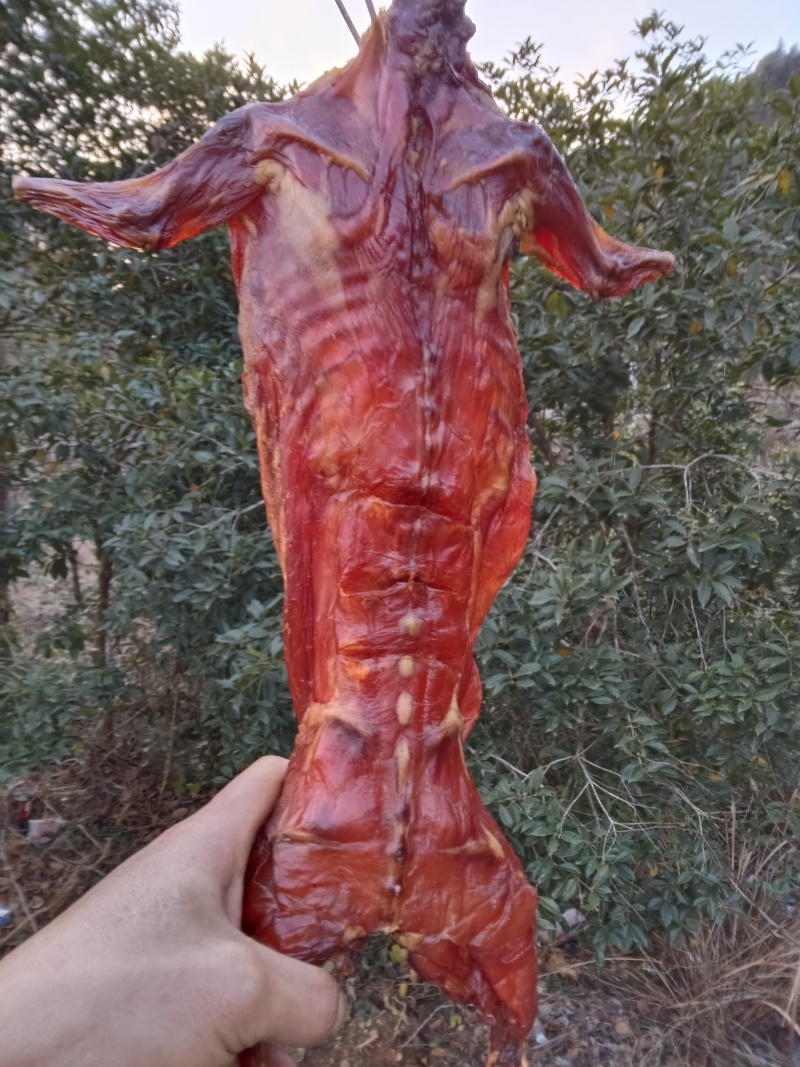 湖南农家烟熏腊兔