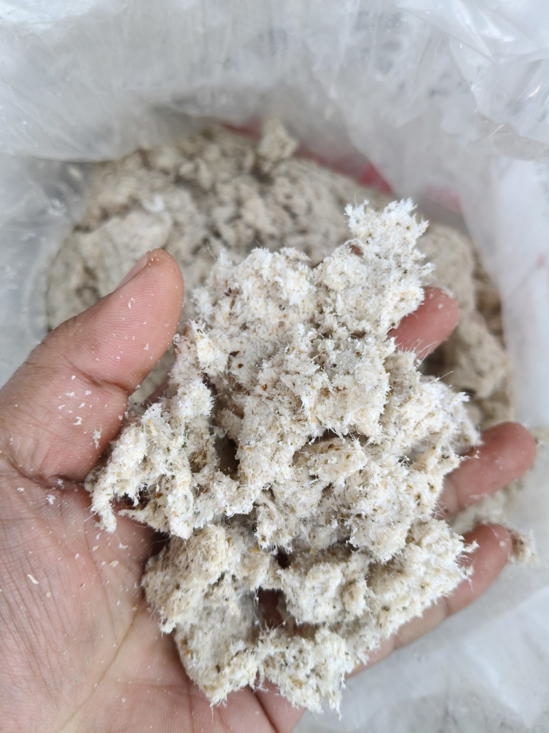 发酵淀粉渣牛，羊，猪鱼鸡鸭鹅喂养