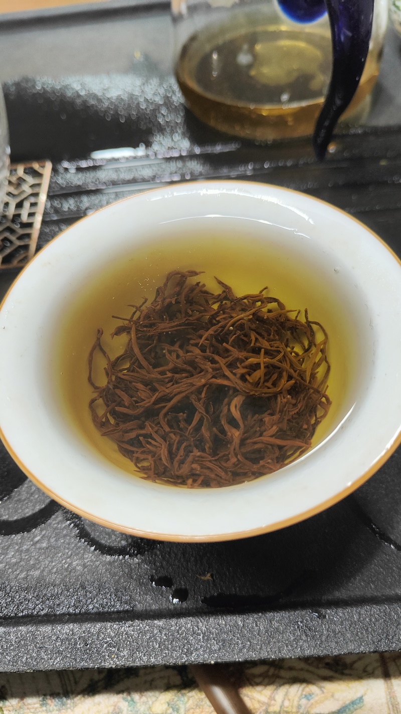 湘西高山云雾绿茶，红茶，电话和微***********