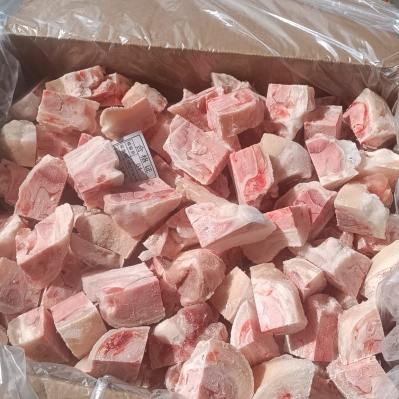 山东省临沂市沂南县猪蹄块30吨，厂家直销，欢迎来电