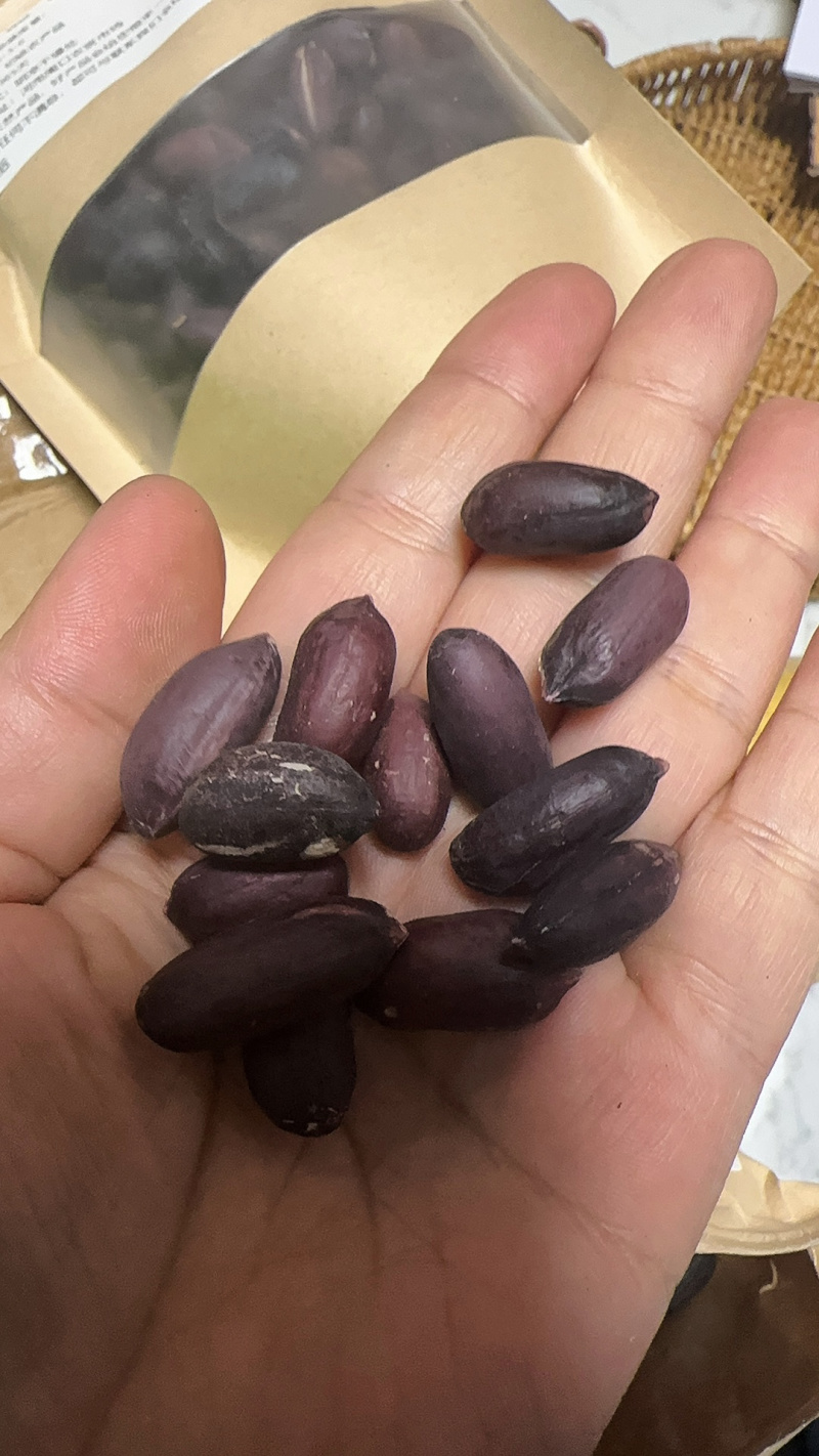 黑花生米