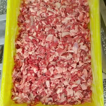 牛腩修牛碎肉，有肥有瘦，肉馅食品厂等餐饮可用