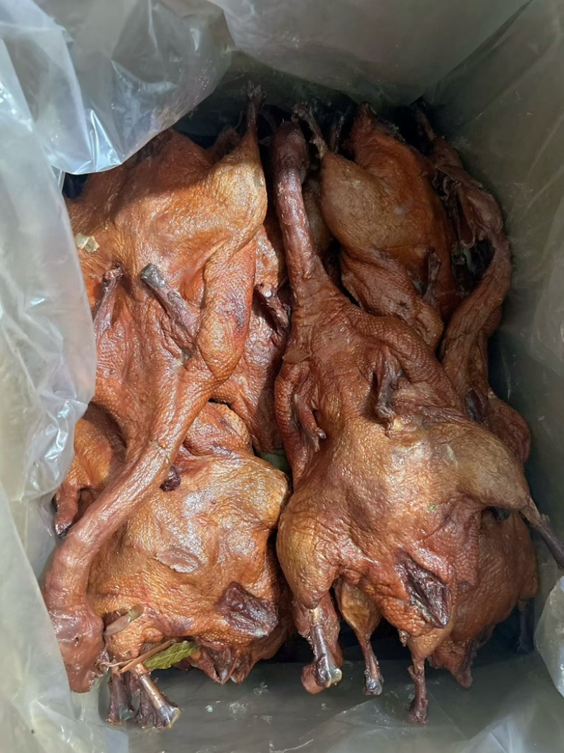 全熟酱香板鸭可地摊商超餐饮可视频看货现货供应