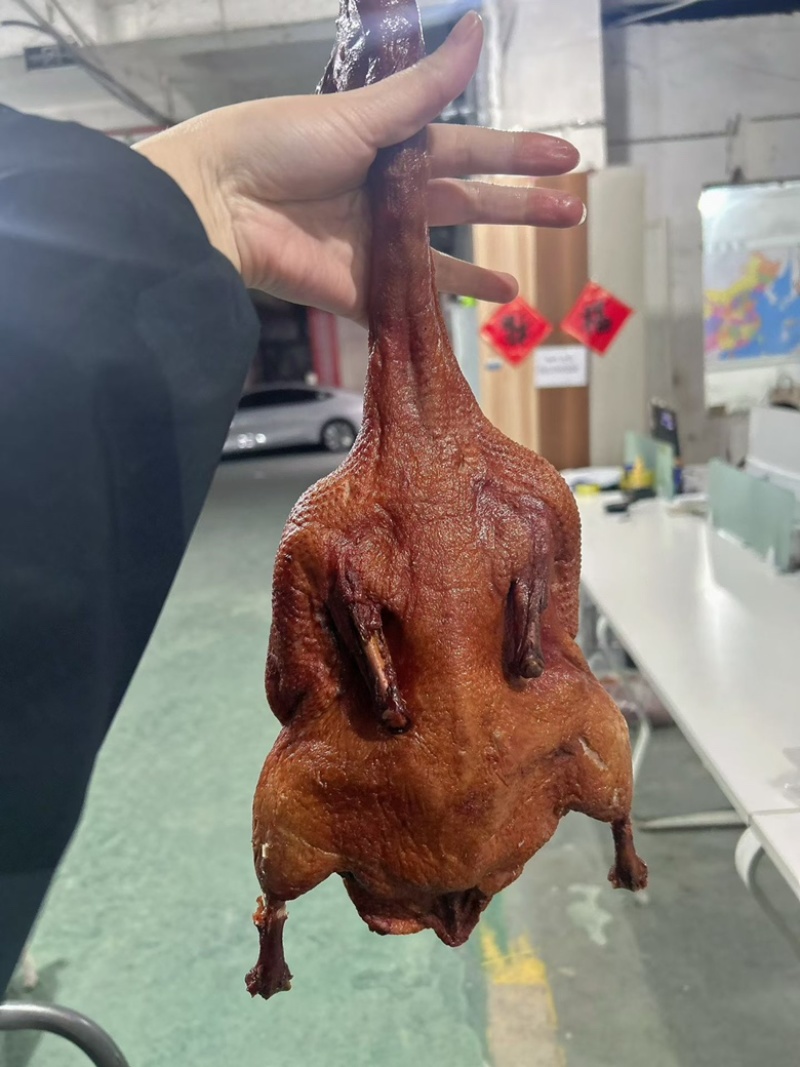 全熟酱香板鸭可地摊商超餐饮可视频看货现货供应