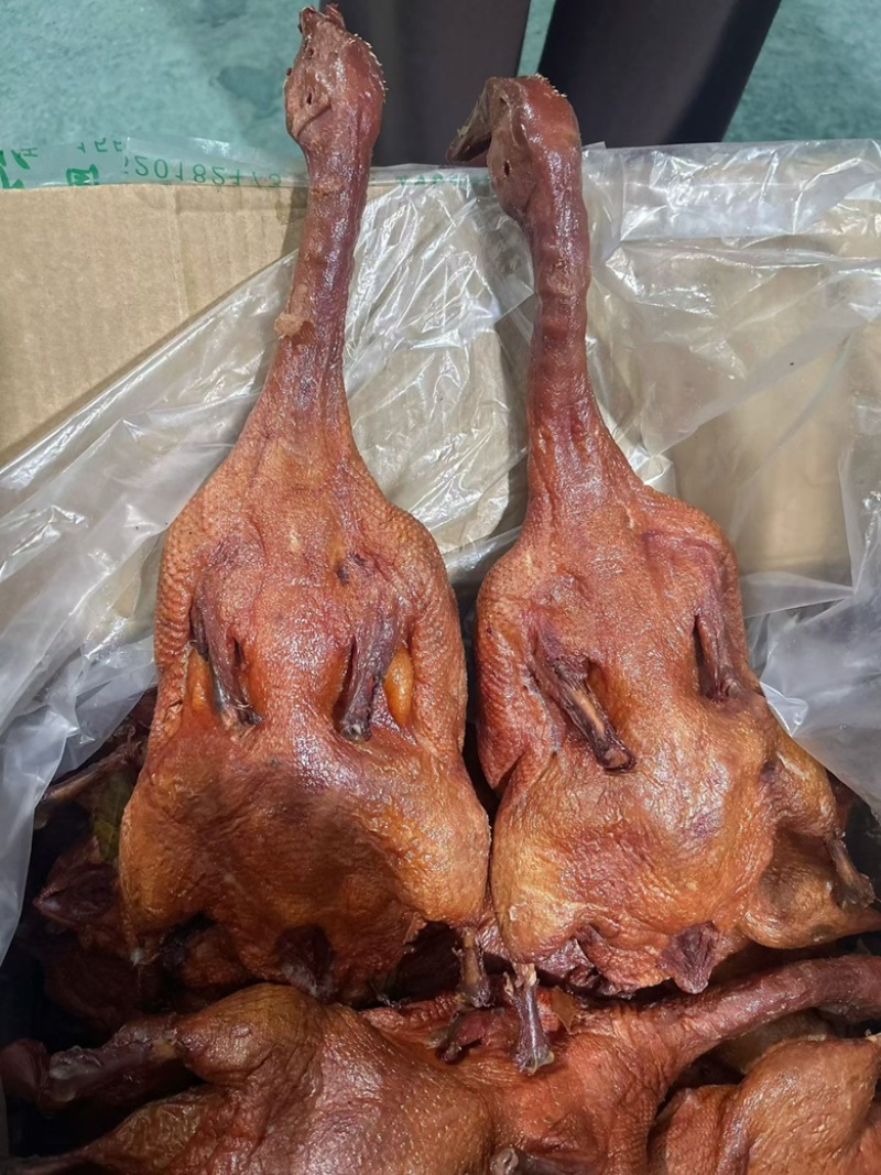 全熟酱香板鸭可地摊商超餐饮可视频看货现货供应