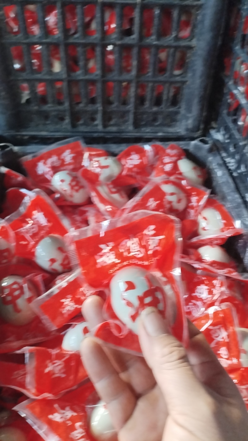 真空咸鸭蛋光头熟鸭蛋熟咸蛋光头生鸭蛋生咸蛋厂家直销