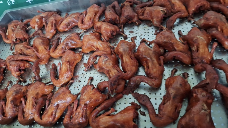 【麻辣鸭掌】