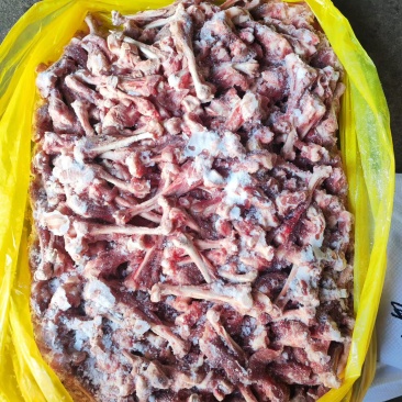 低价出售鸭腿骨1吨，1500元每吨出厂，在诸城，大厂干货