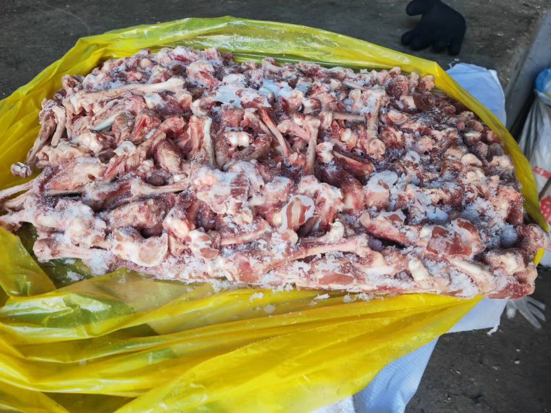 低价出售鸭腿骨1吨，1500元每吨出厂，在诸城，大厂干货