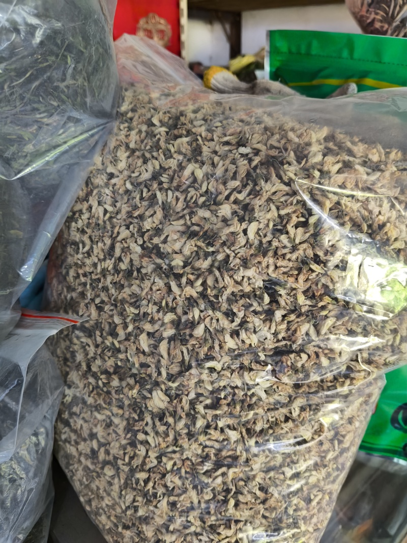 炒好的槐树花。60/斤
