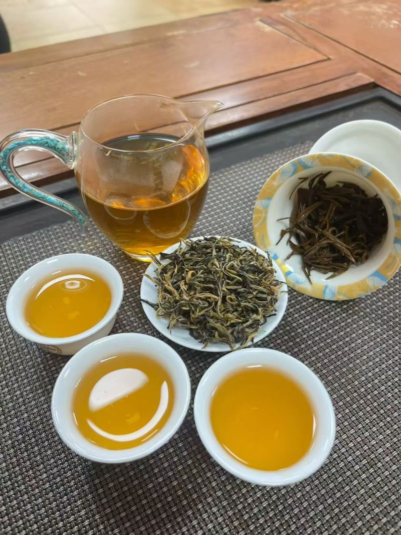 英红九号红茶2春茶，都是牛粪加花生枯种的有机茶