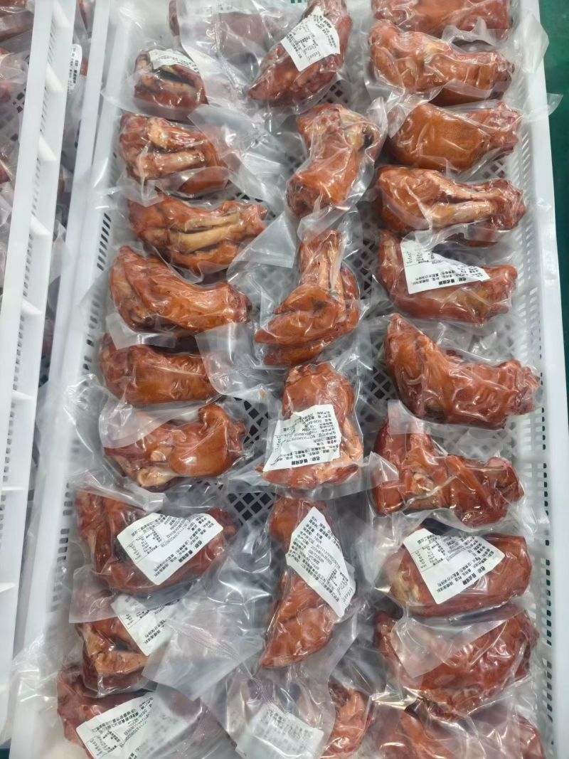 熟猪蹄熟大肠熟肚丝酱牛肉酱卤猪头肉每天加工