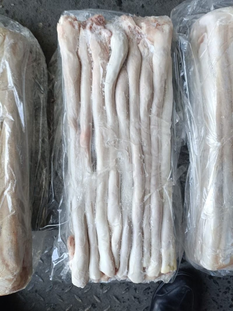 猪食管猪红肠一箱20斤75条左右纯干，质量好价格低厂家直