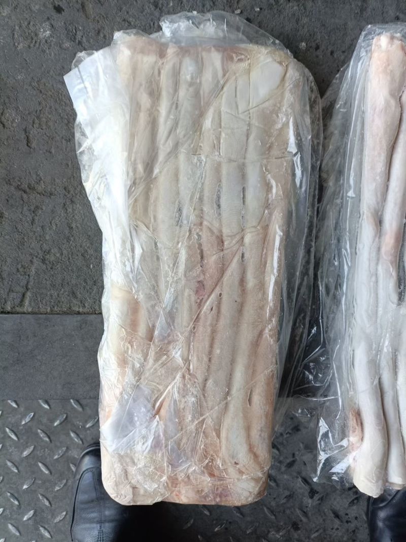 猪食管猪红肠一箱20斤75条左右纯干，质量好价格低厂家直
