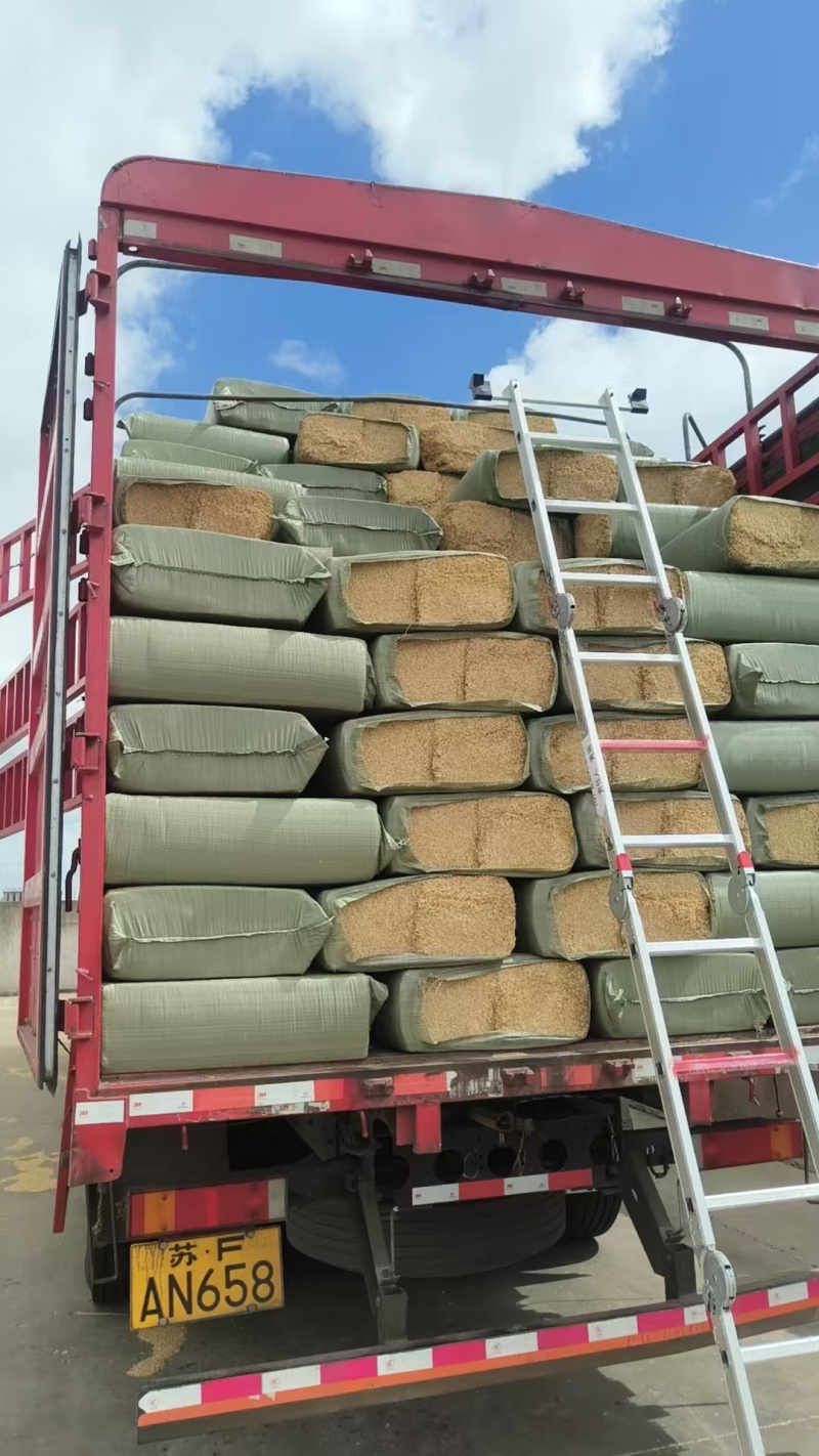 压缩稻壳，打包稻壳均月供500吨，大量需要的老板欢迎咨询