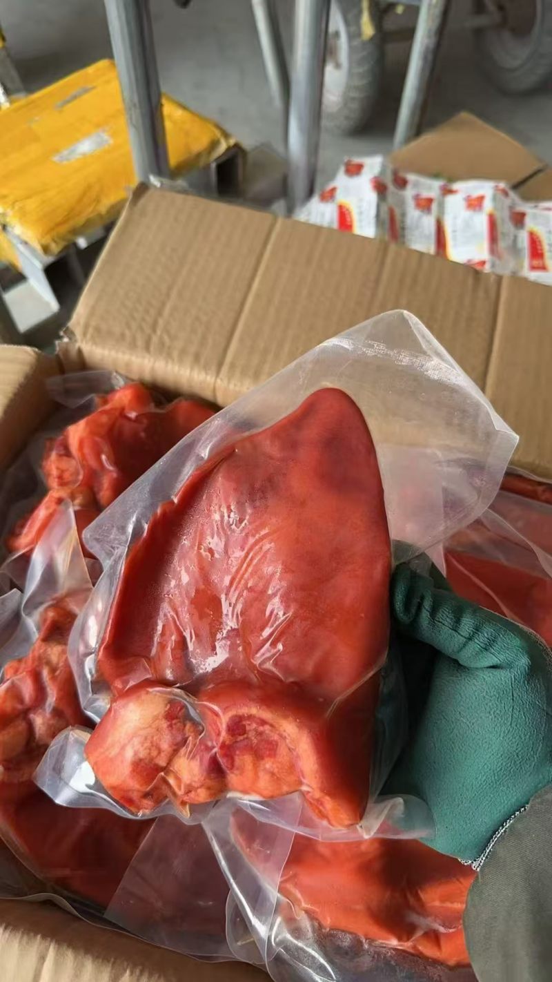 开袋即食五香猪耳朵一件33片左右.全国发货