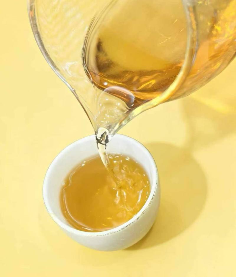 黄精白福鼎白茶2015年老寿眉黄精白茶小方片紧压