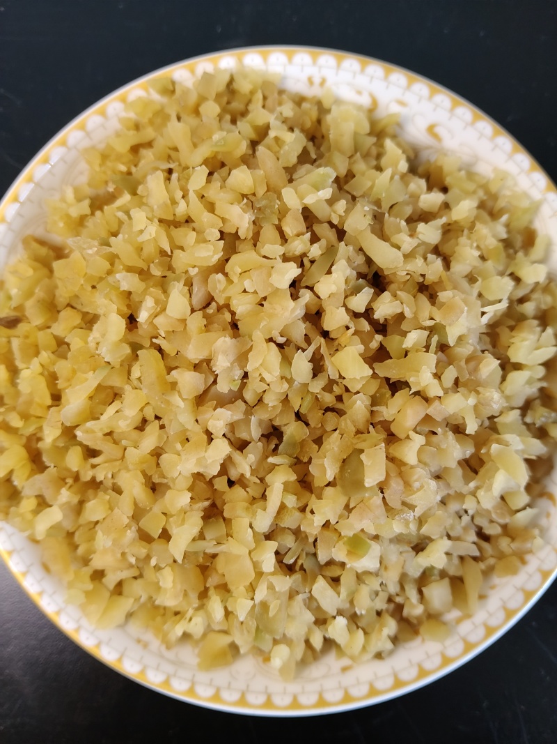 现切大头菜颗粒