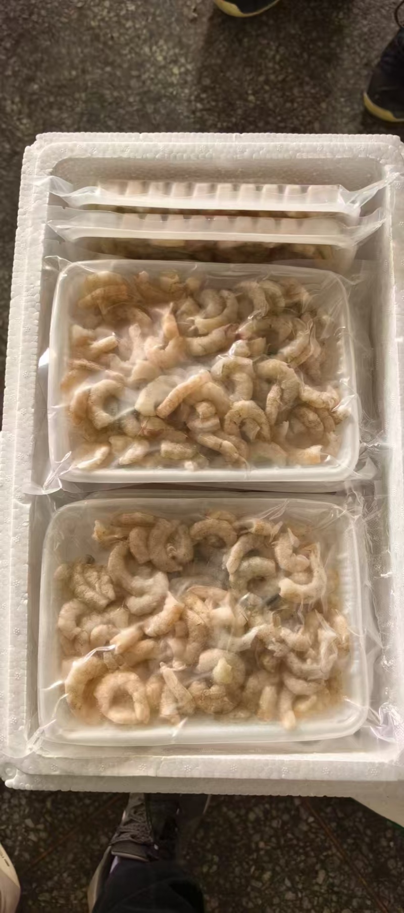 白虾仁，手工扒皮冰冻好，一手货源，货源充足，支持平台电商