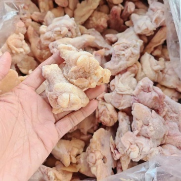 轻淤血翅根，部分露骨