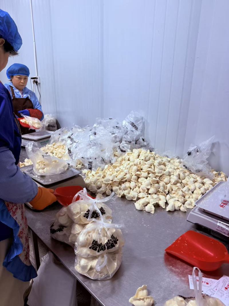 手工水饺，各种馅都有，厂家直发，量大优惠，欢迎合作