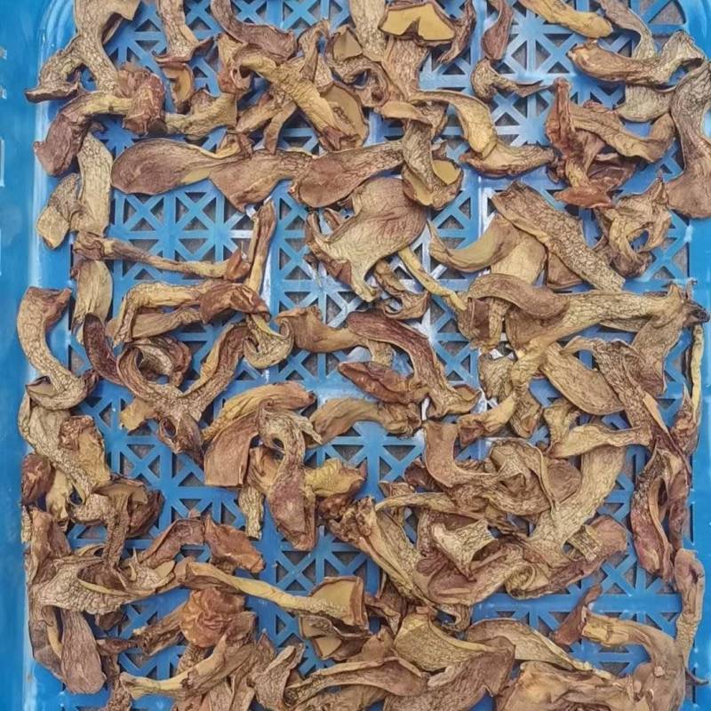 人工见手青干片黄牛肝，无毒无沙无虫，菌香味浓郁！