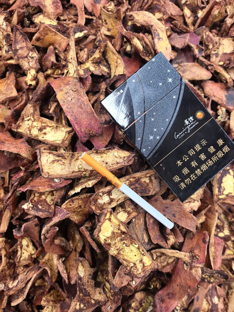 常年大量供应烘干石榴皮，石榴产地四川，质量达到药典标准