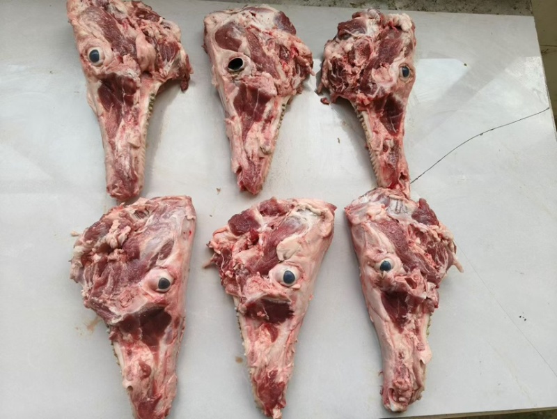 猪头肉，去皮猪头肉，适用于工厂。卤菜店，烧烤店