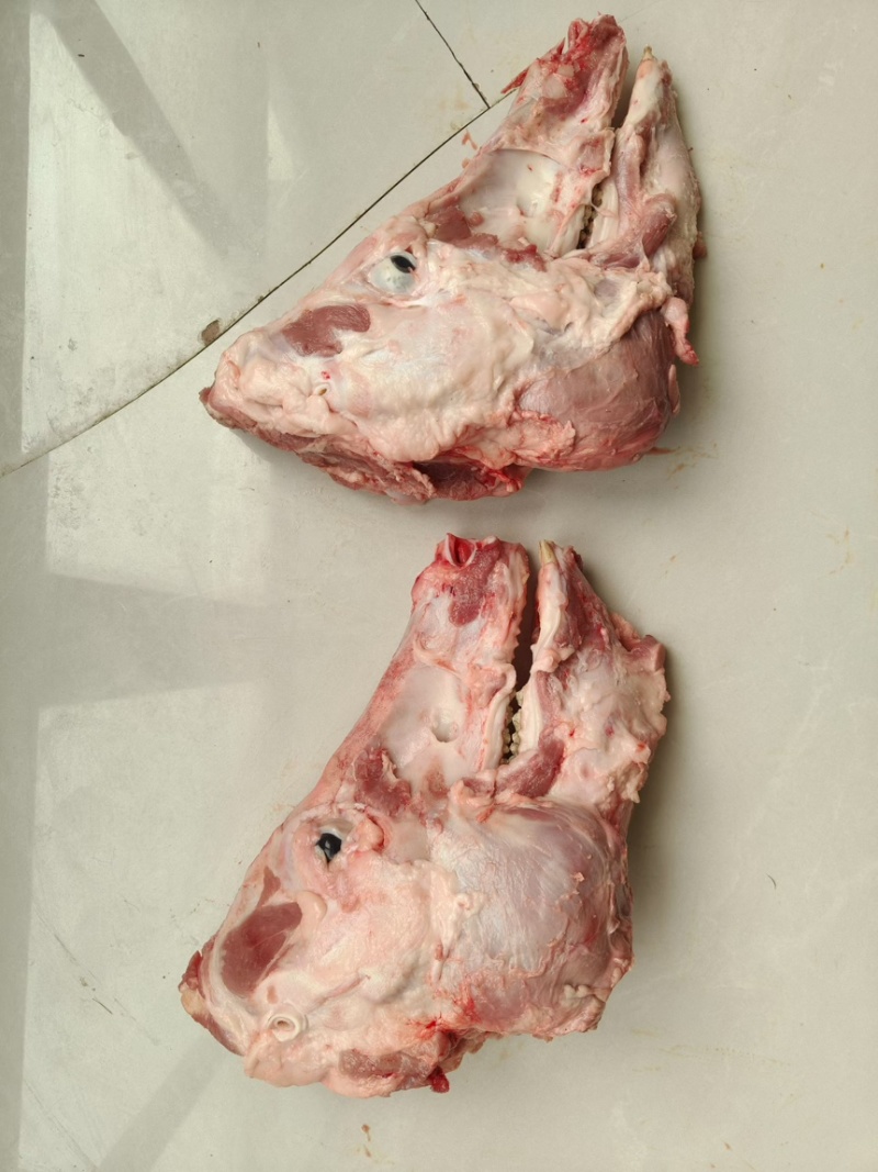 猪头肉，去皮猪头肉，适用于工厂。卤菜店，烧烤店