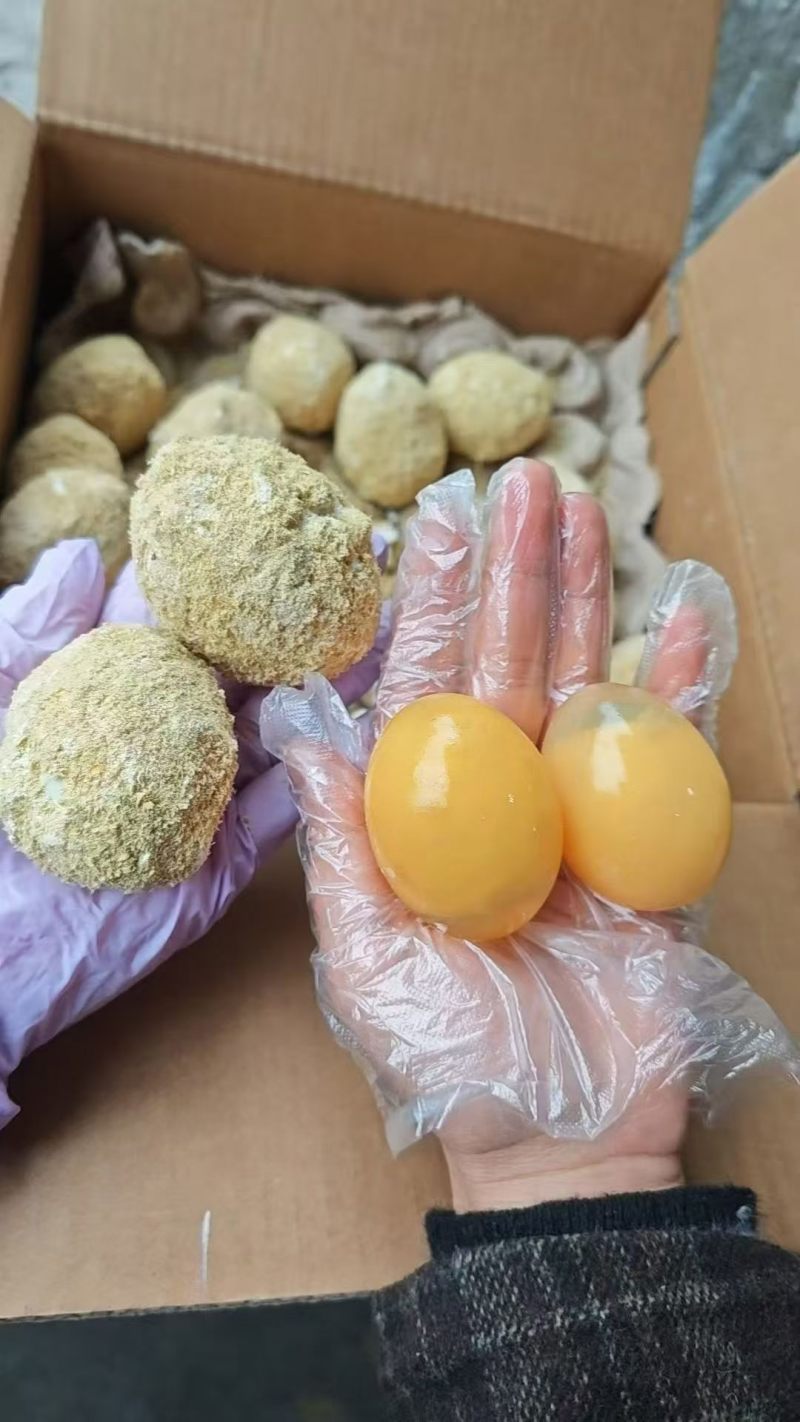 手工溏心鸭皮蛋品质保证QQ弹弹诚信经营欢迎下单品尝