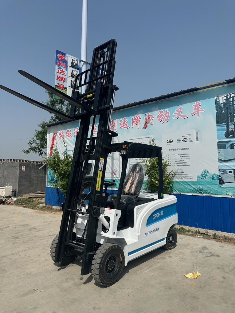 3吨电动叉车