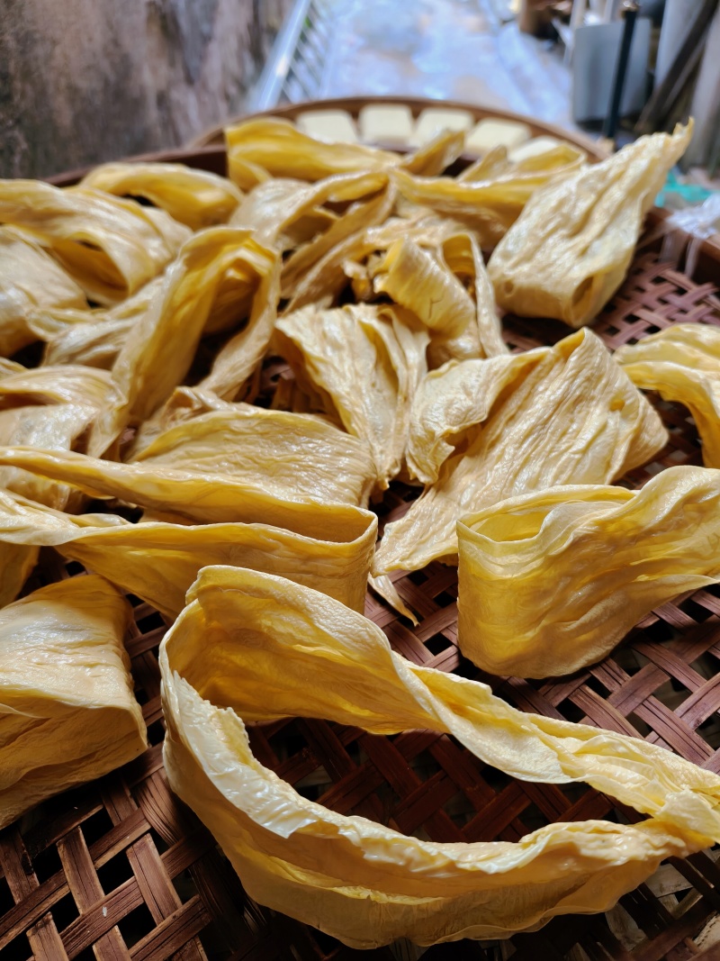 纯手工黄豆腐竹半斤25，纯手工量不多，一个月大概几百斤